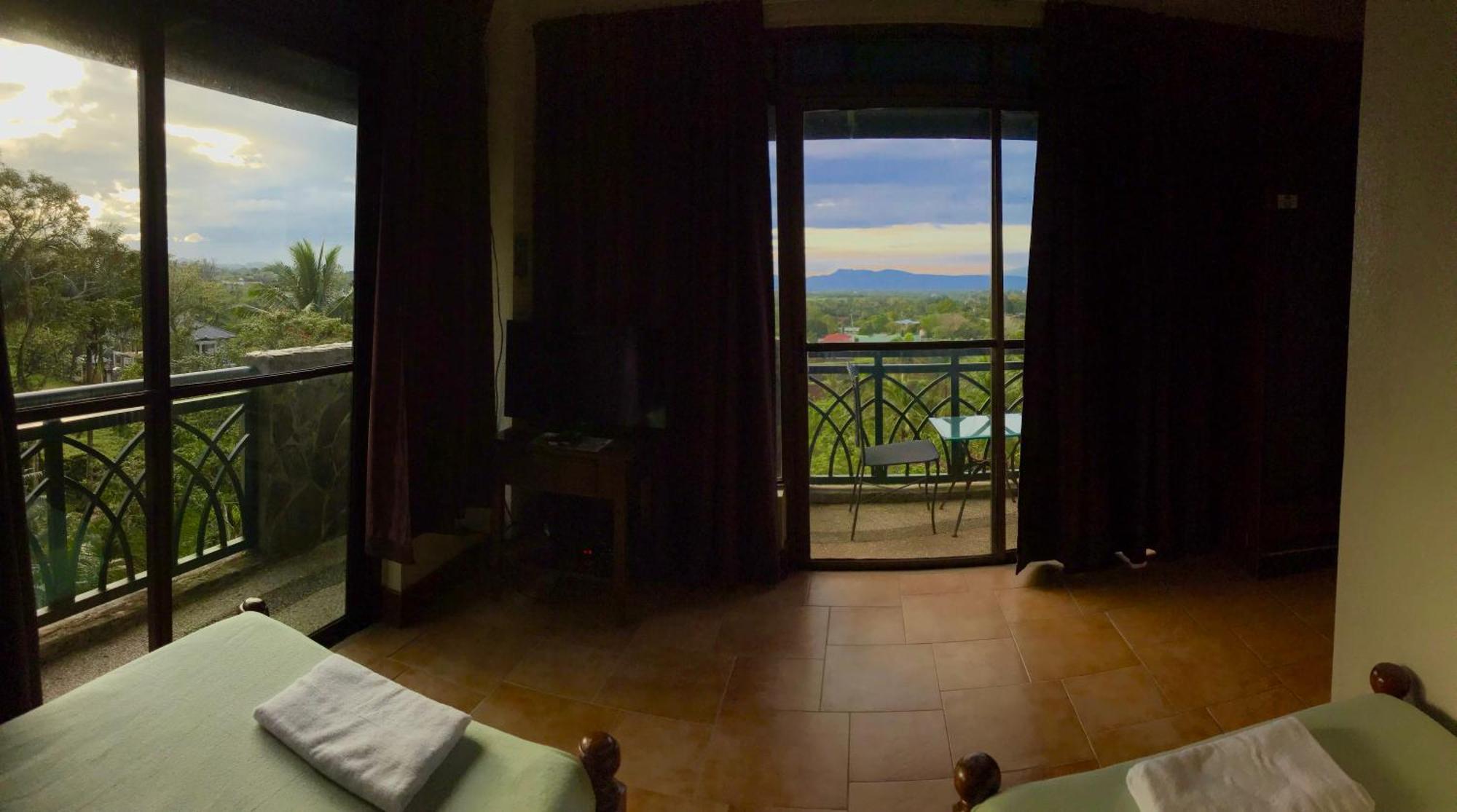 Mc Mountain Home Tagaytay City Номер фото